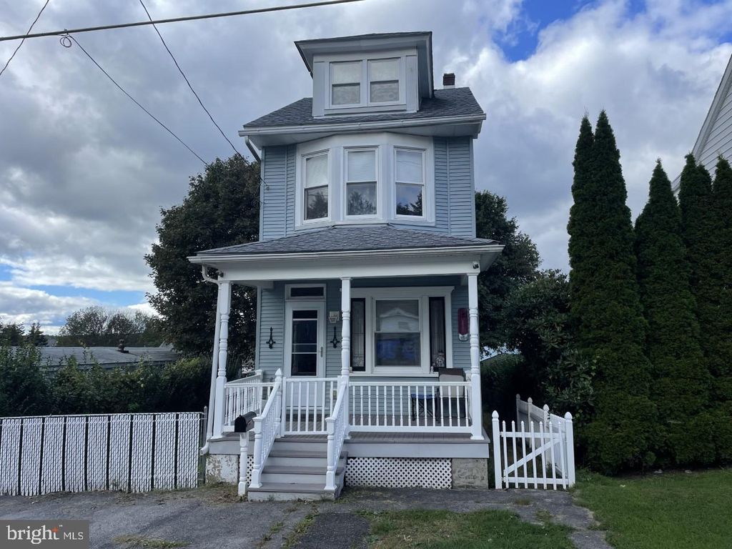 204 S Wylam St, Frackville, PA 17931