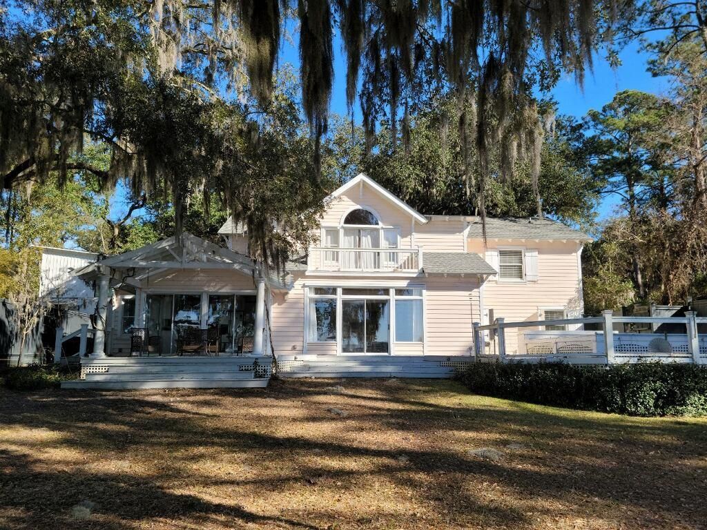 223 Brickyard Point Rd S, Beaufort, SC 29907