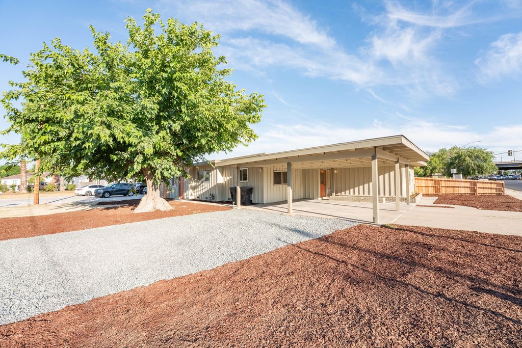212 S Lovers Lane, Visalia, CA 93292 Trulia