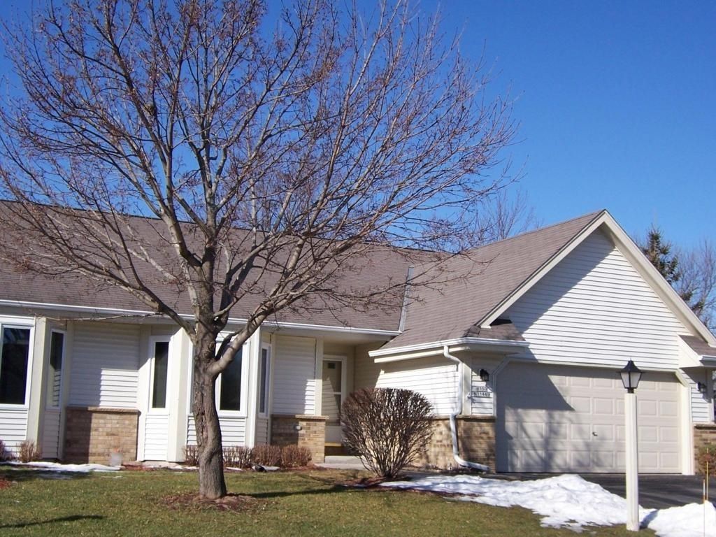 W159N11449 Red Oak Cir, Germantown, WI 53022