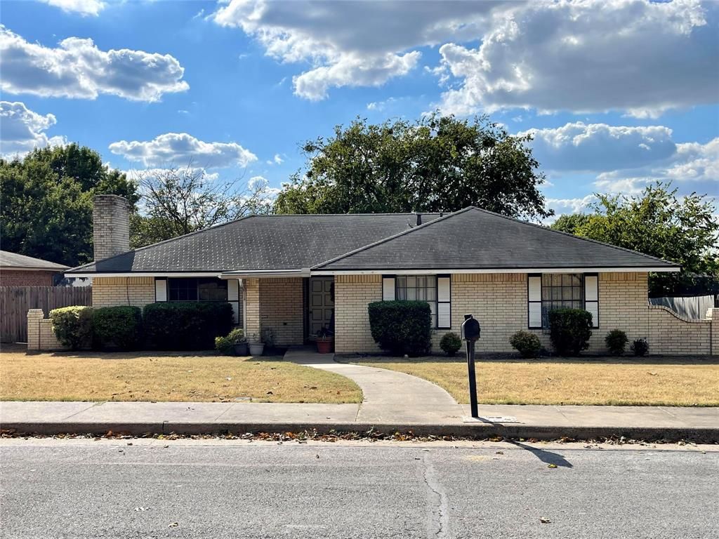 505 Edmonds Way, Desoto, TX 75115