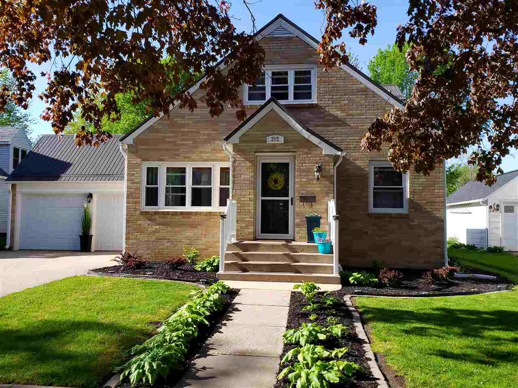 215 E Elm St, Strawberry Point, IA 52076 Trulia