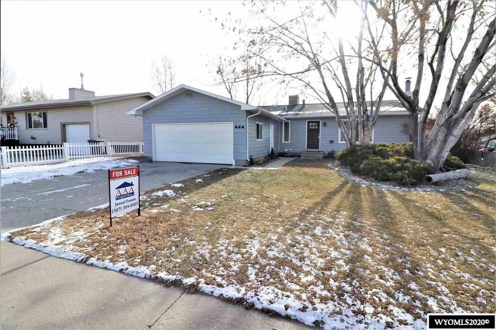 236 Van Buren St, Rock Springs, WY 82901