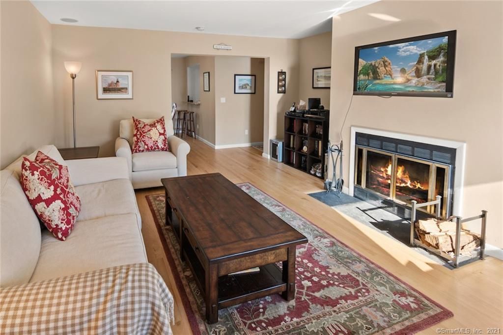 2437 Bedford St #C9, Stamford, CT 06905