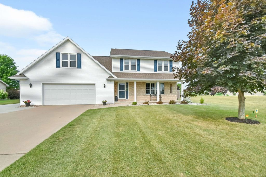 108 Bengal Ln, Wrightstown, WI 54180