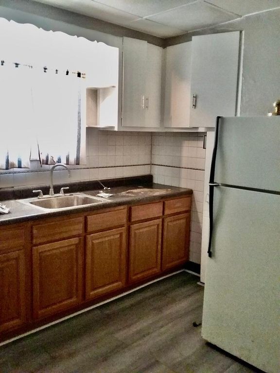 925 S 19th St, Newark, NJ 07108
