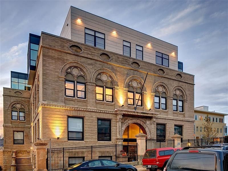 5267 Holmes St #305, Pittsburgh, PA 15201