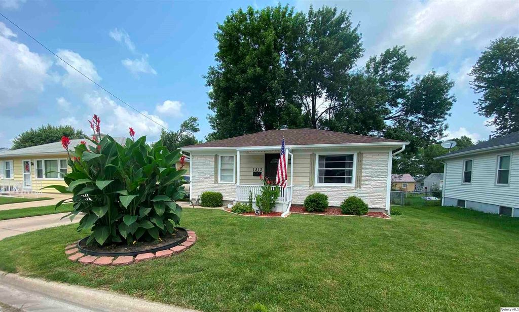 1813 Highland Dr S, Quincy, IL 62301