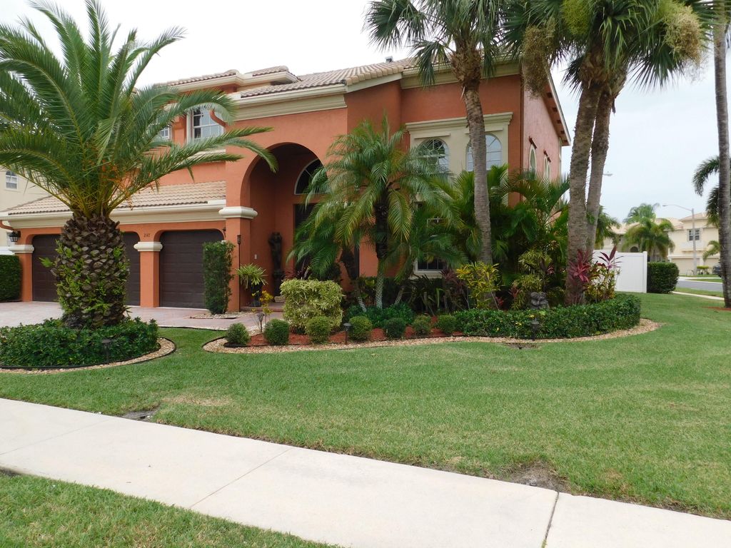 2147 Bellcrest Cir, Royal Palm Beach, FL 4 Bed, 3 Bath SingleFamily