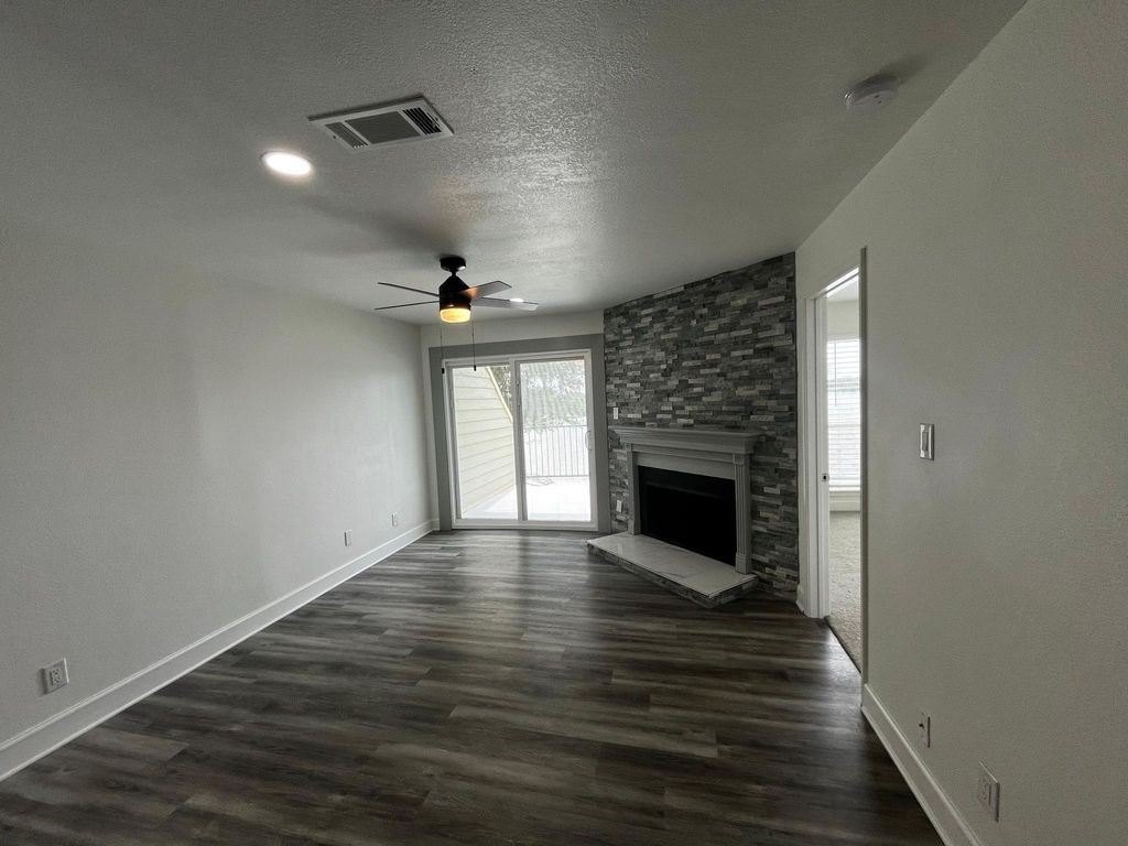 18800 Egret Bay Blvd #117, Houston, TX 77058