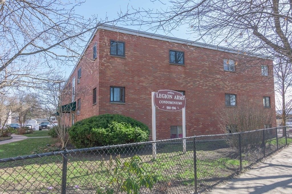 594 American Legion Hwy #2, Roslindale, MA 02131