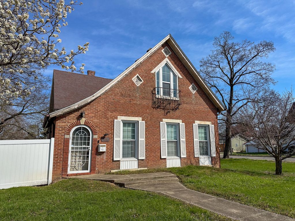 310 E Main Cross St, Edinburgh, IN 46124 MLS 21971478 Trulia