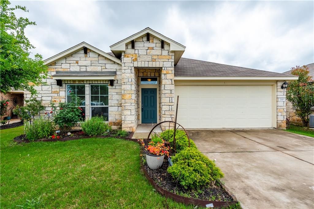 200 Mossberg Ln, Bastrop, TX 78602