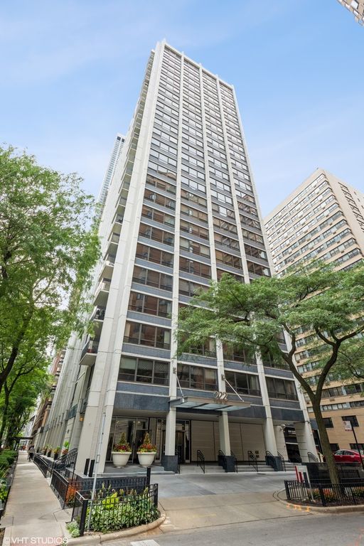222 E Pearson St #1808, Chicago, IL 60611