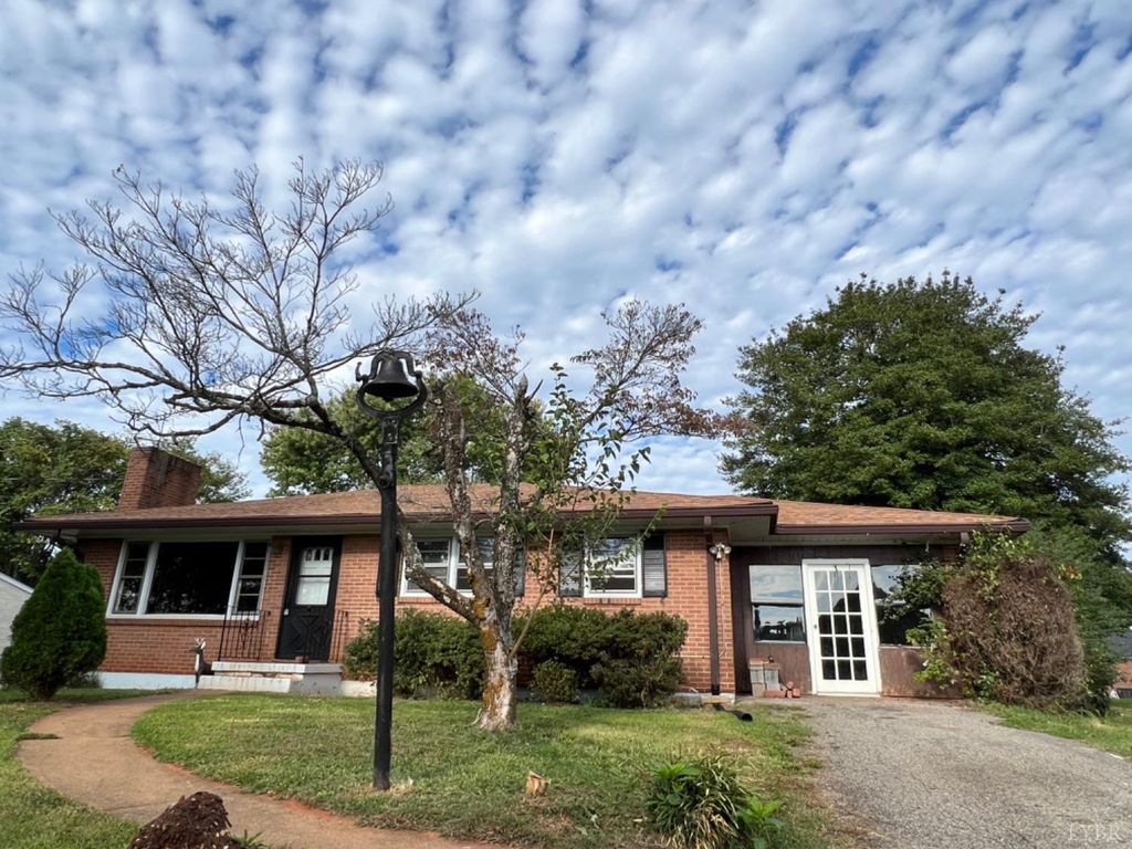 123 Ridge St, Madison Heights, VA 24572
