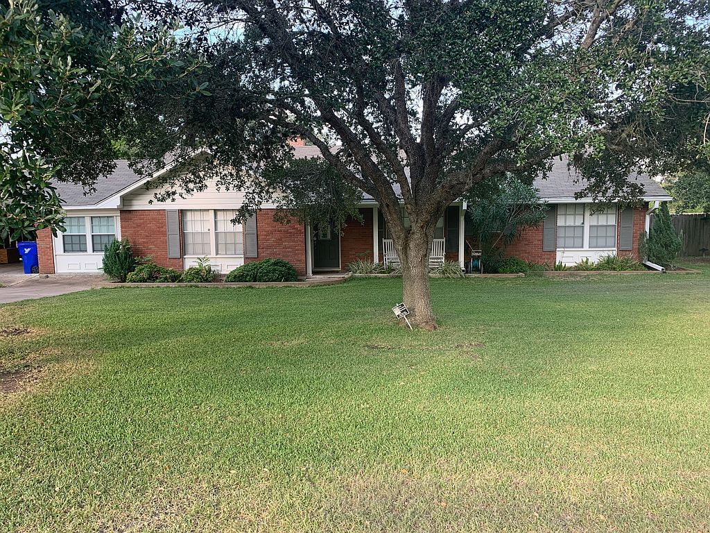 113 Oakridge Dr, Yoakum, TX 77995 Trulia