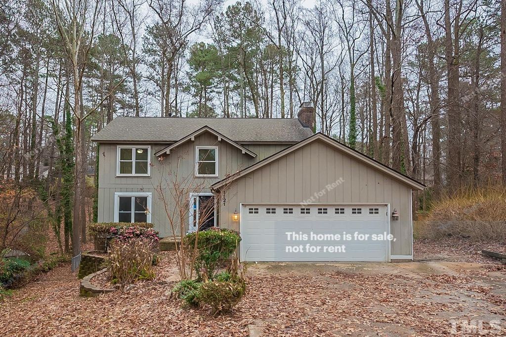 1121 Fernlea Ct, Cary, NC 27511