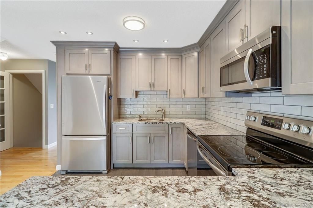 30 Sheila Ct #3, Bristol, CT 06010