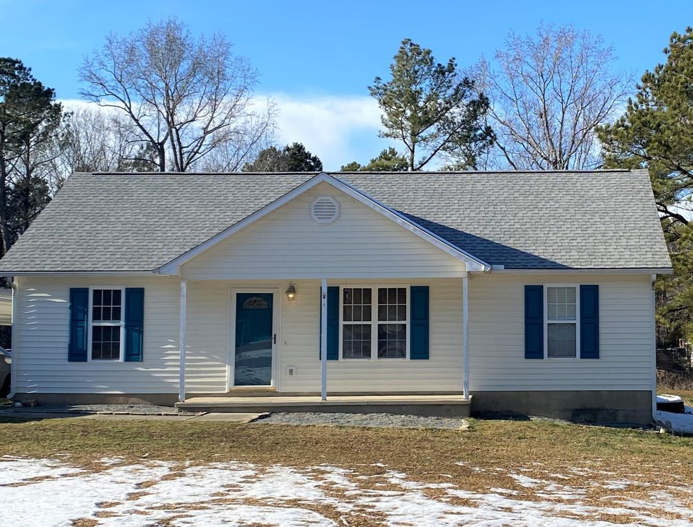 400 Irvan St, Clayton, NC 27520