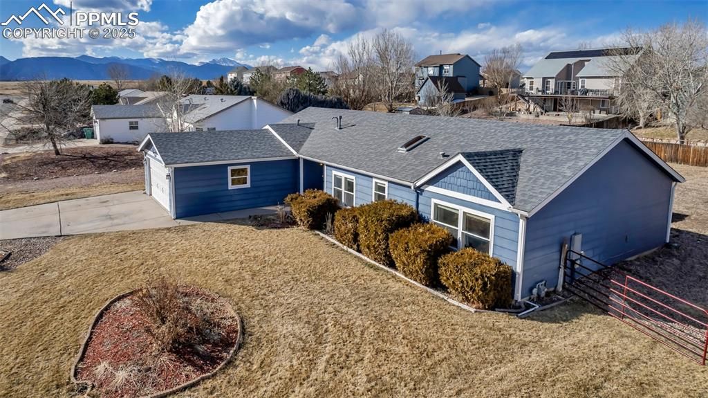 9364 Summer Meadows Dr, Colorado Springs, CO 80925