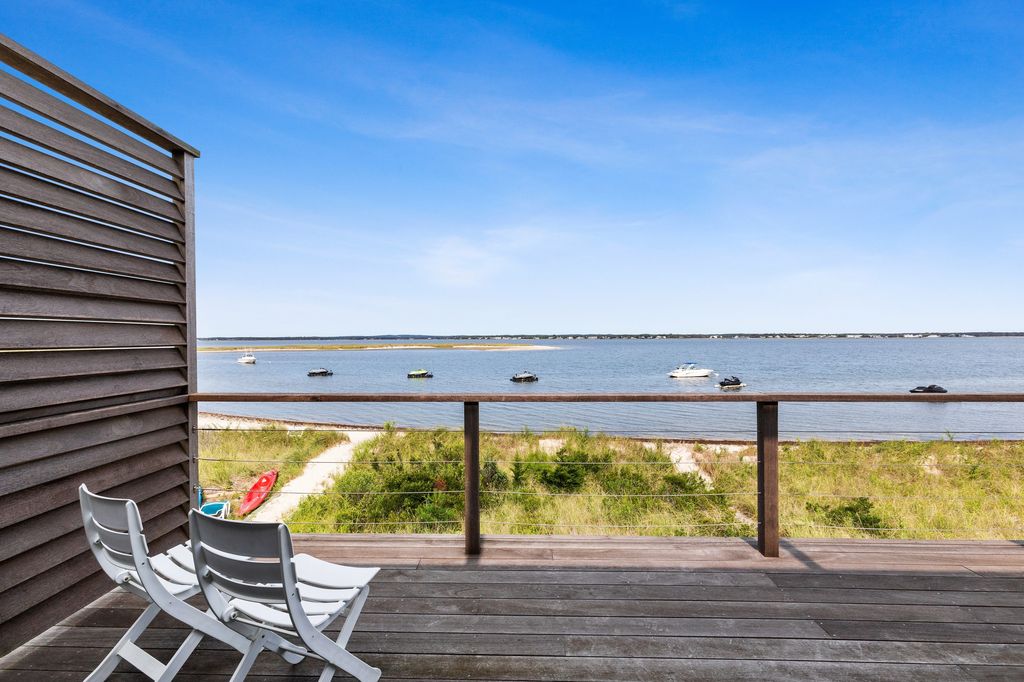 706 Dune Rd, Westhampton Beach, NY 11978