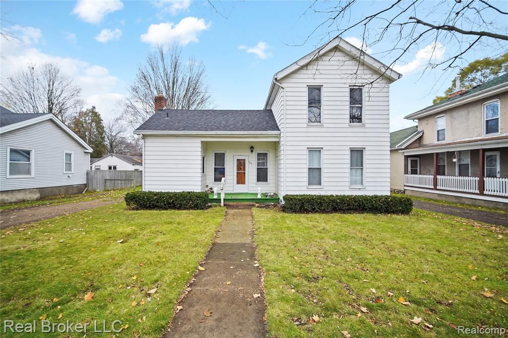325 E Main St, Pinckney, MI 48169