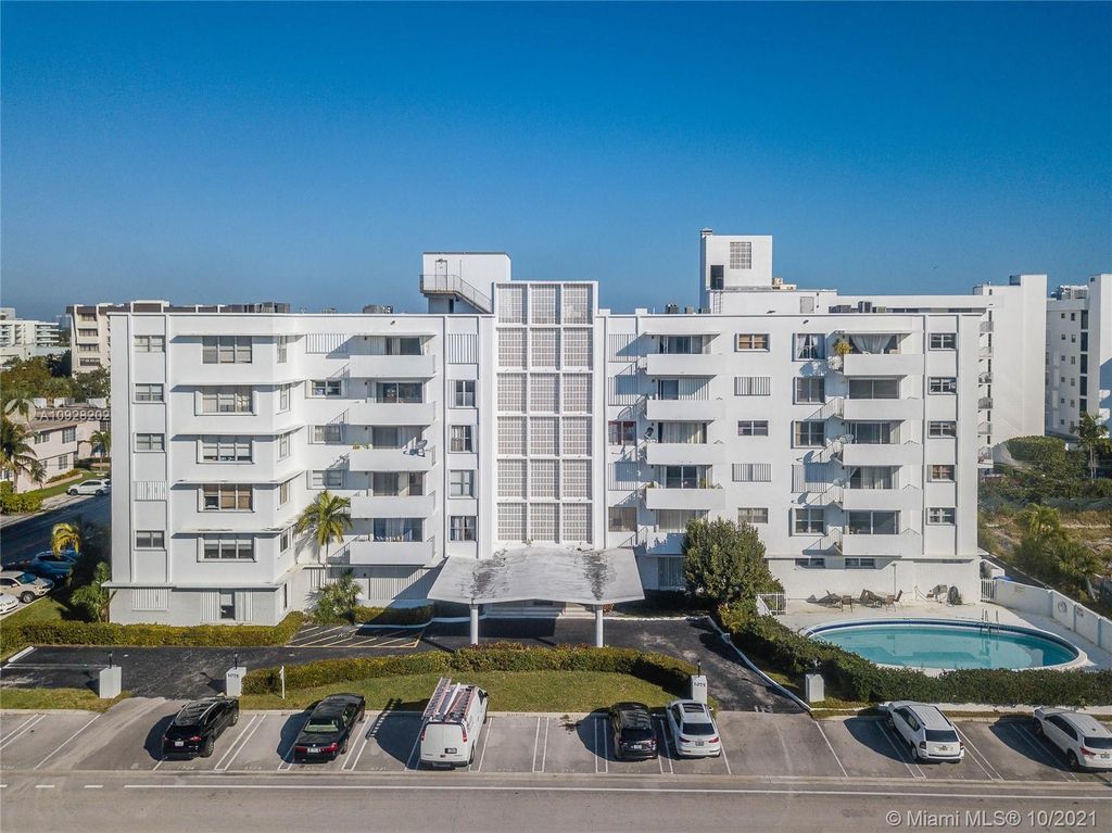 1075 92nd St #504, Miami Beach, FL 33154