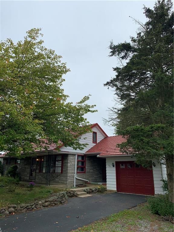 941 Old Topton Rd, Mertztown, PA 19539