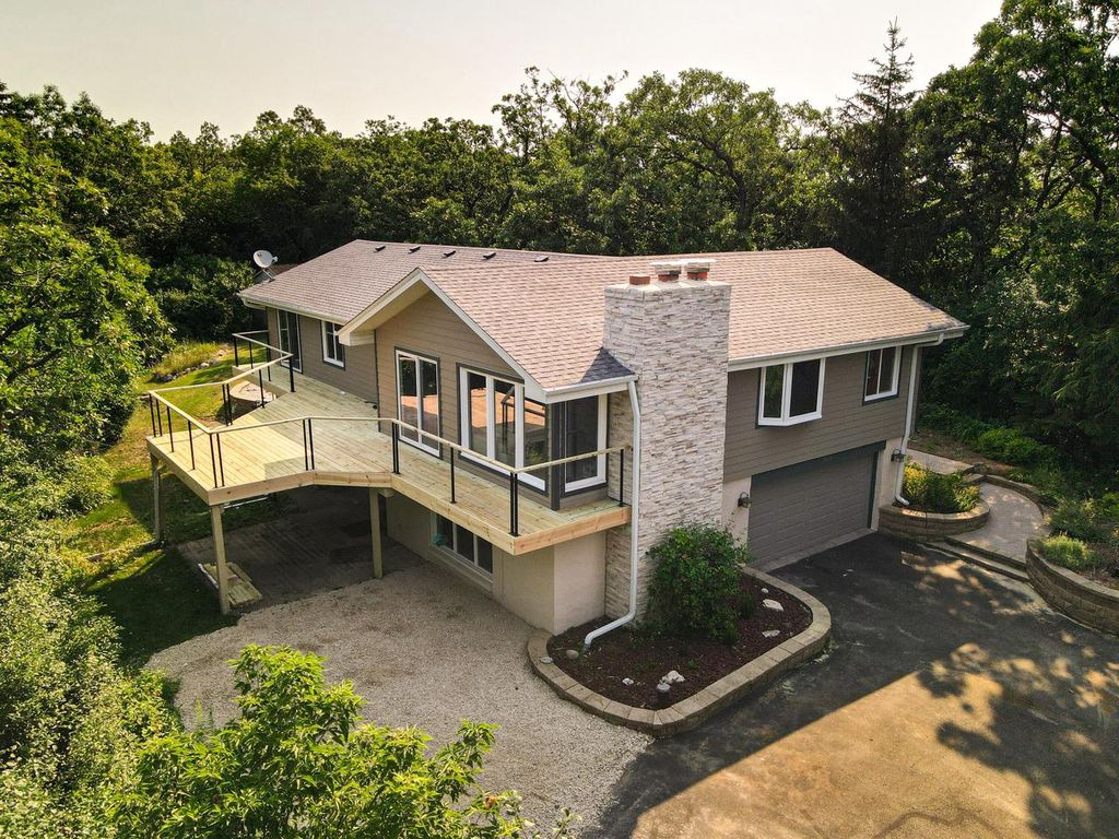 1018 Criglas Rd, Wales, WI 53183