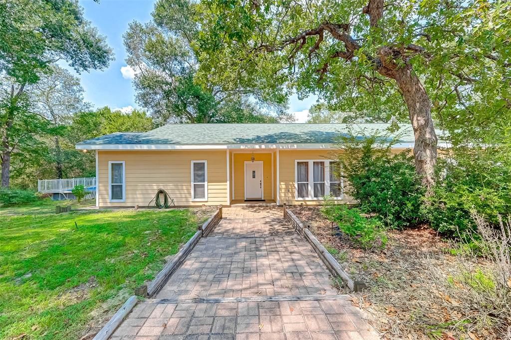 17073 Hinkel Rd, Cat Spring, TX 78933