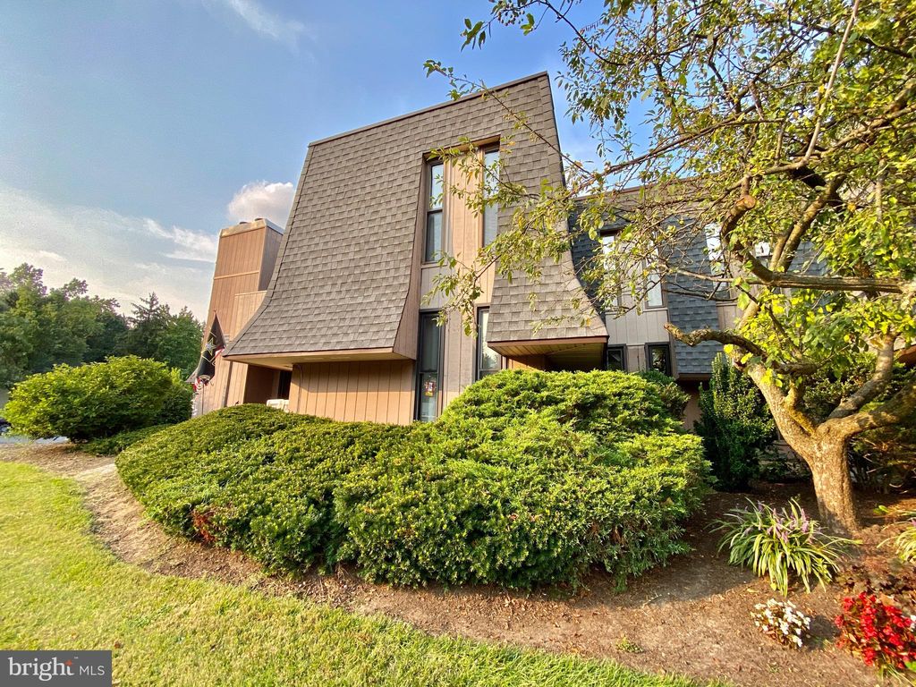 25 S Church Rd #121, Maple Shade, NJ 08052