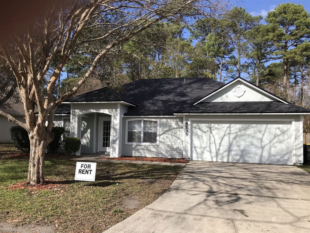 8235 Teaticket Dr, Jacksonville, FL 32244