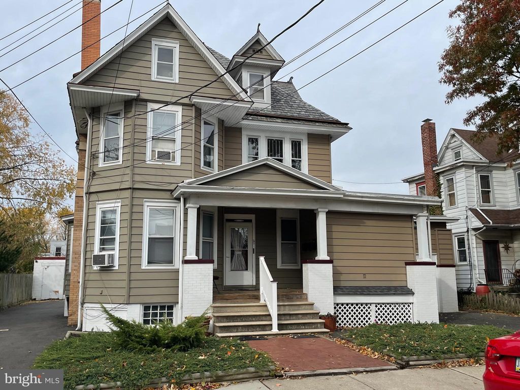 27 Washington Ave, Collingswood, NJ 08108