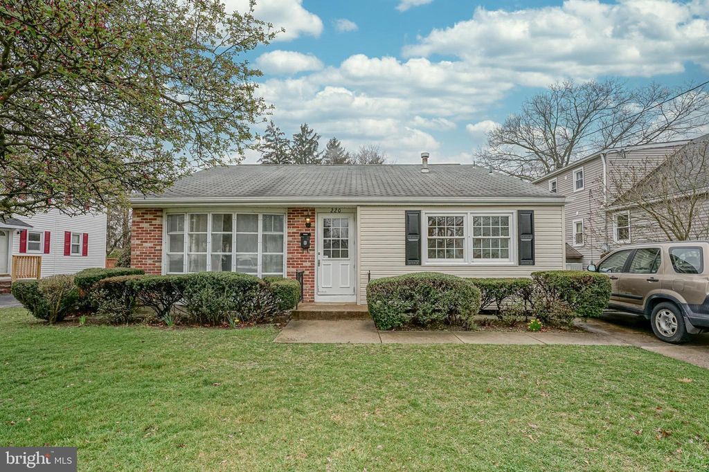 220 Rd, Glassboro, NJ 3 Bed, 1 Bath SingleFamily Home