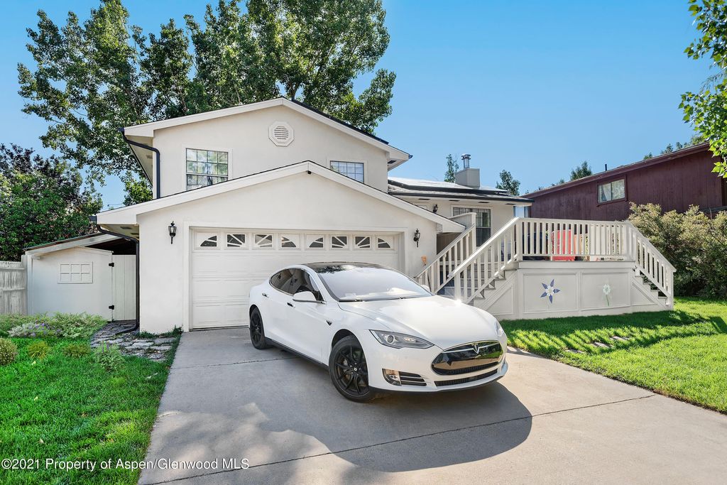200 Clearwater Rd, Carbondale, CO 81623
