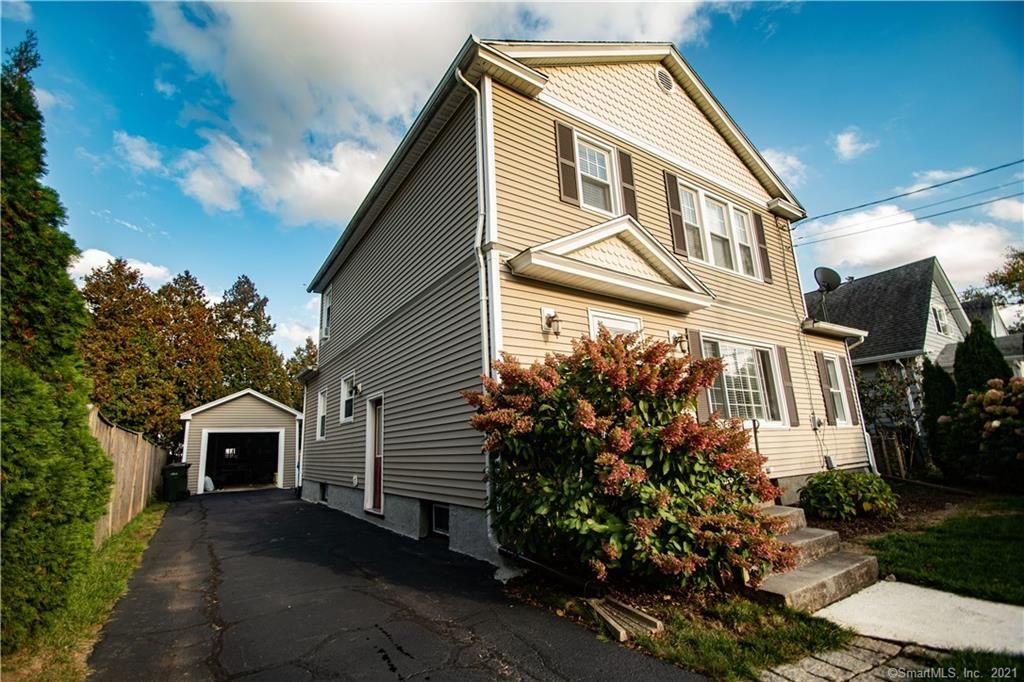 10 Lexington St, Wethersfield, CT 06109
