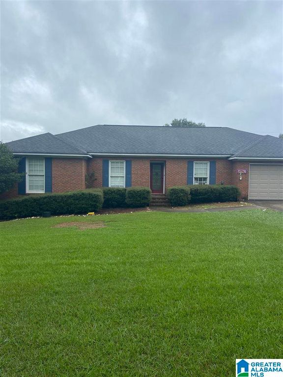 1832 Pleasant Ridge Dr, Sylacauga, AL 35150