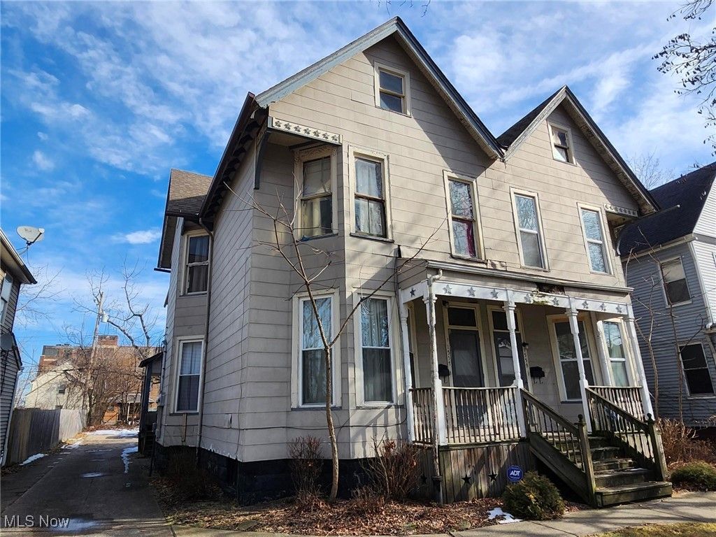1557 E  47th St, Cleveland, OH 44103