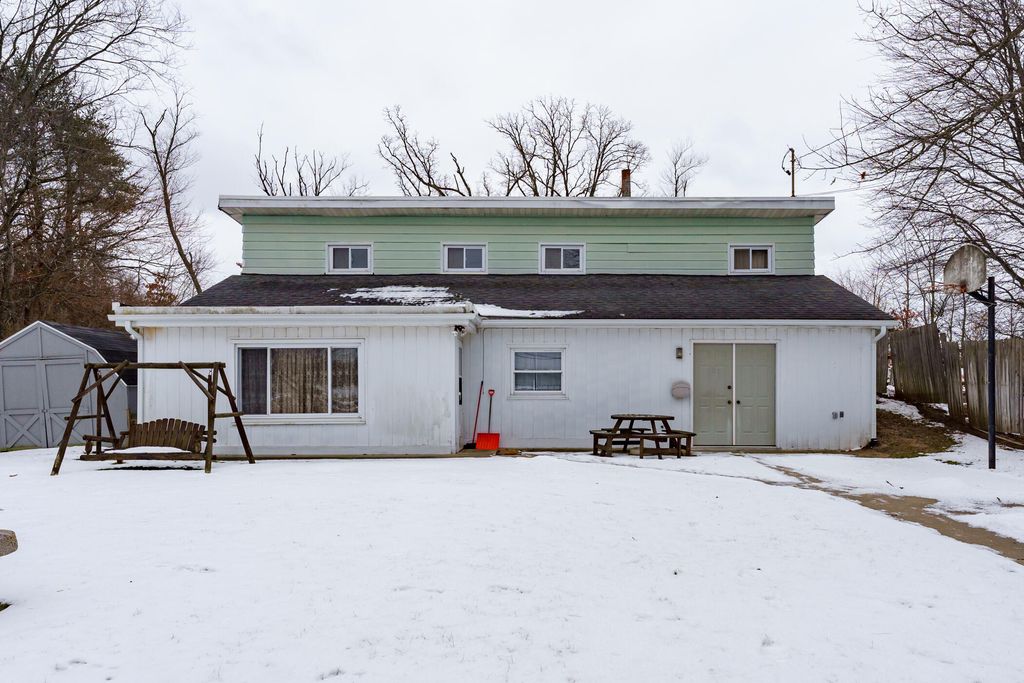 9876 E M 89 Hwy, Richland, MI 49083