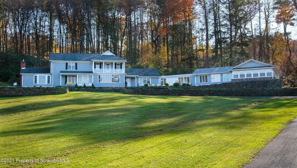514 Gravel Pond Rd, Clarks Summit, PA 18411