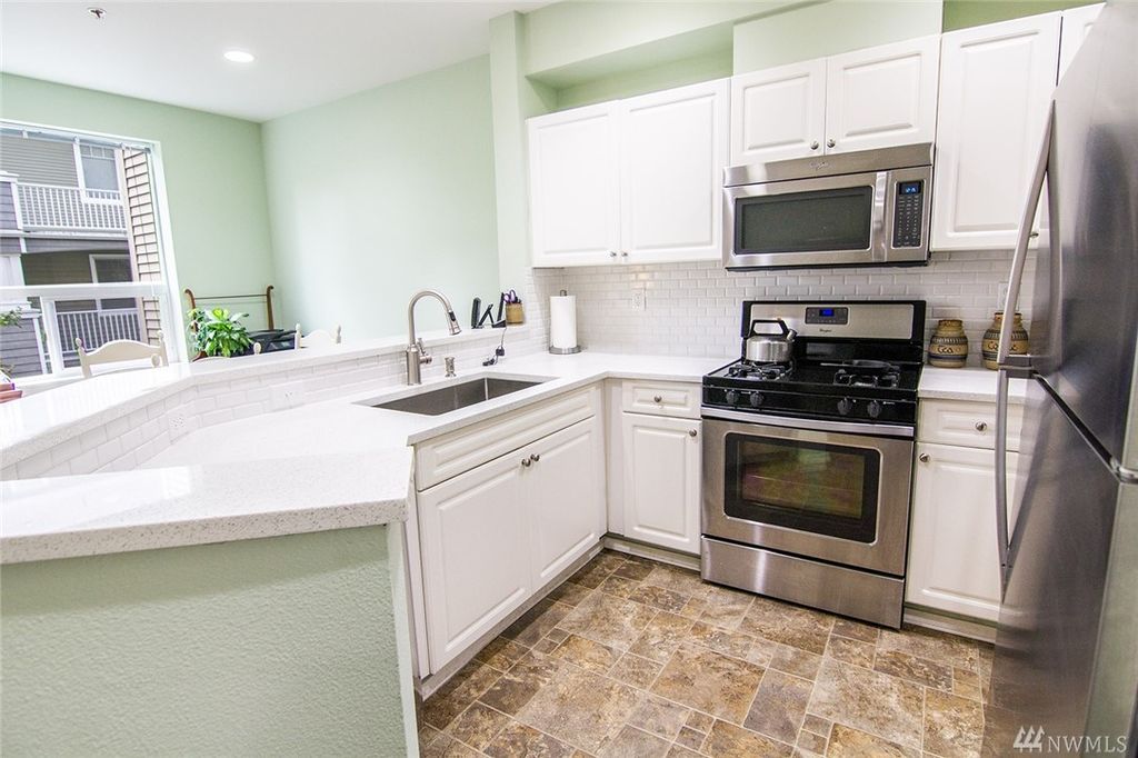 12530 Admiralty Way #E201, Everett, WA 98204