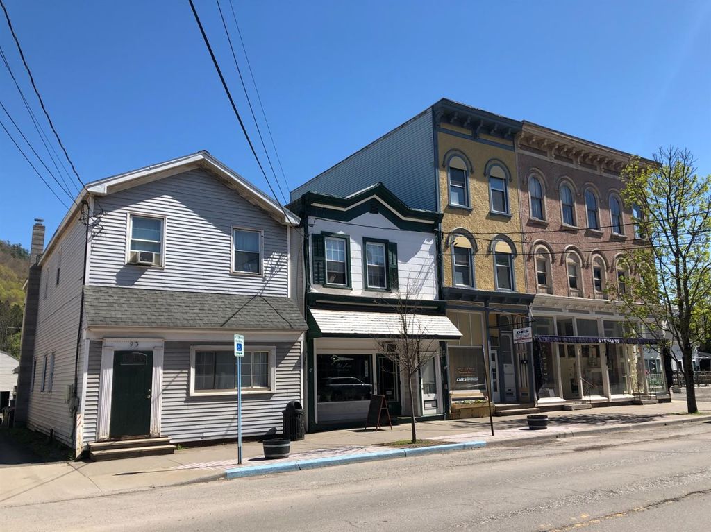 93 Main St, Delhi, NY 13753