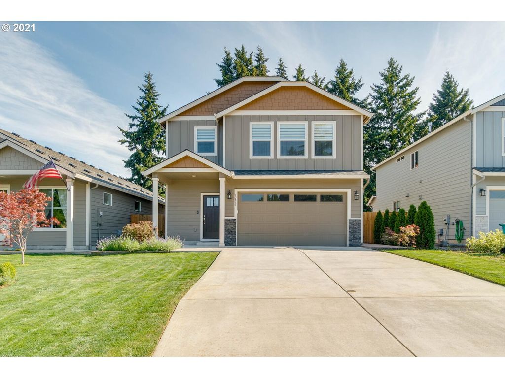 10711 NE 70th St, Vancouver, WA 98662