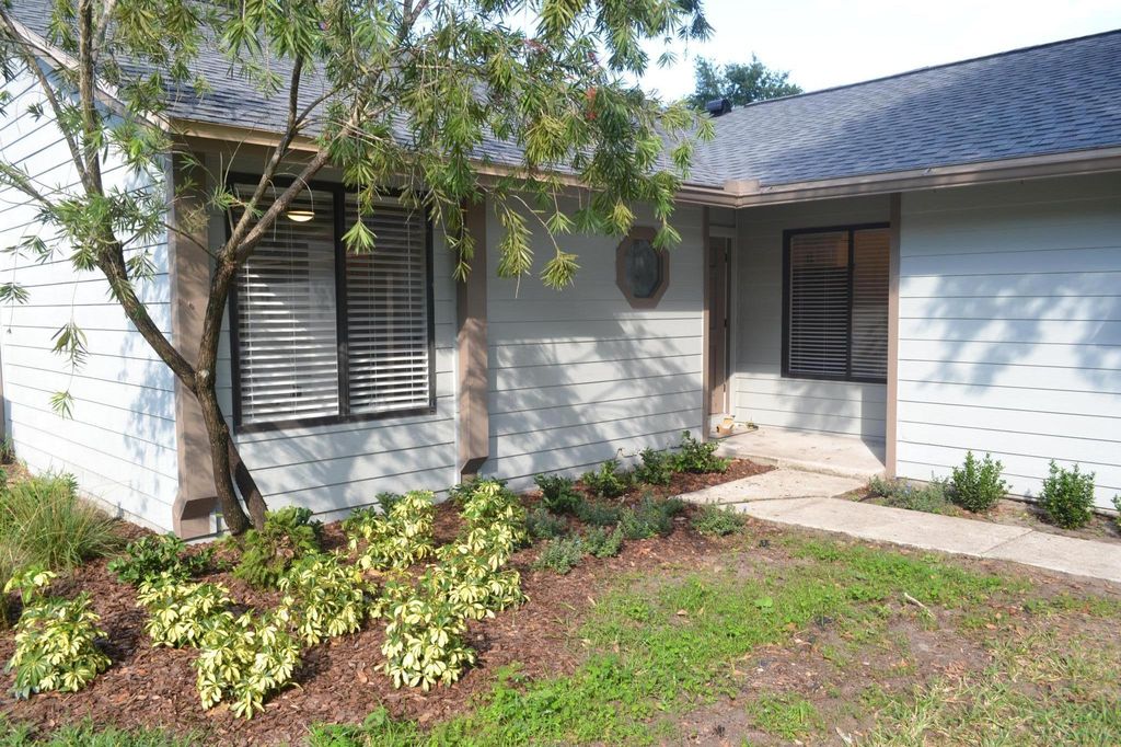 2017 Rosewood Manor Ln, Orlando, FL 32806