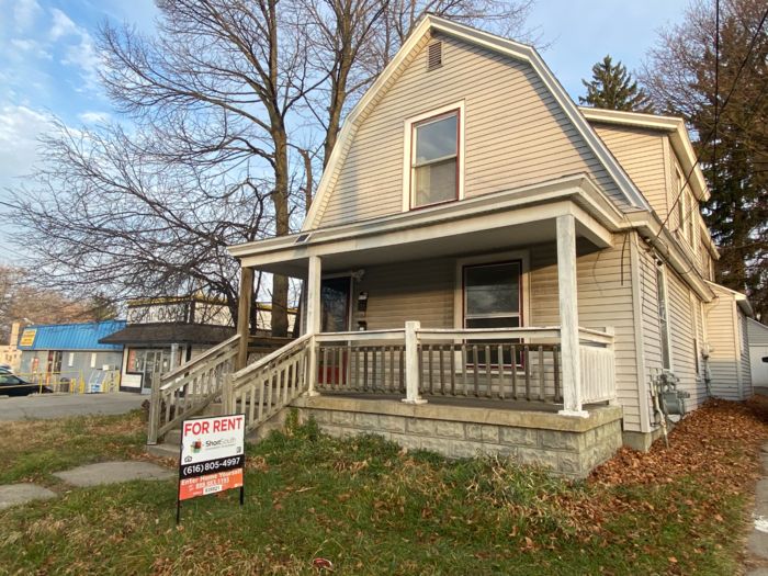 Spacious Home off Leonard Ave in NE Grand Rapids Grand Rapids, MI