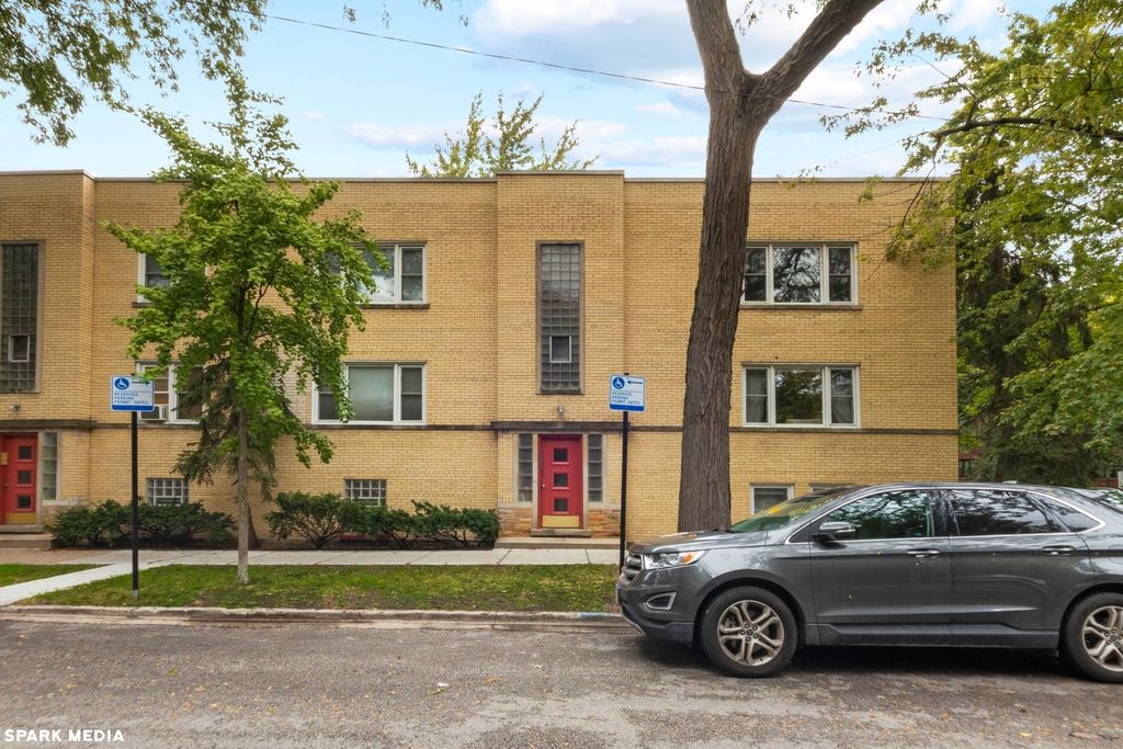 1402 W North Shore Ave #1E, Chicago, IL 60626