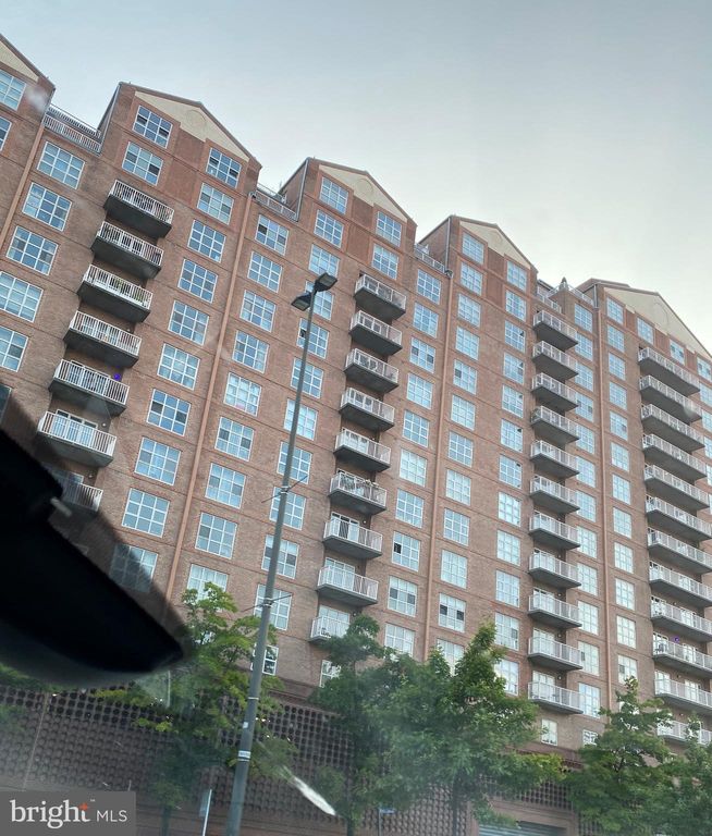 250 S President St #1104, Baltimore, MD 21202
