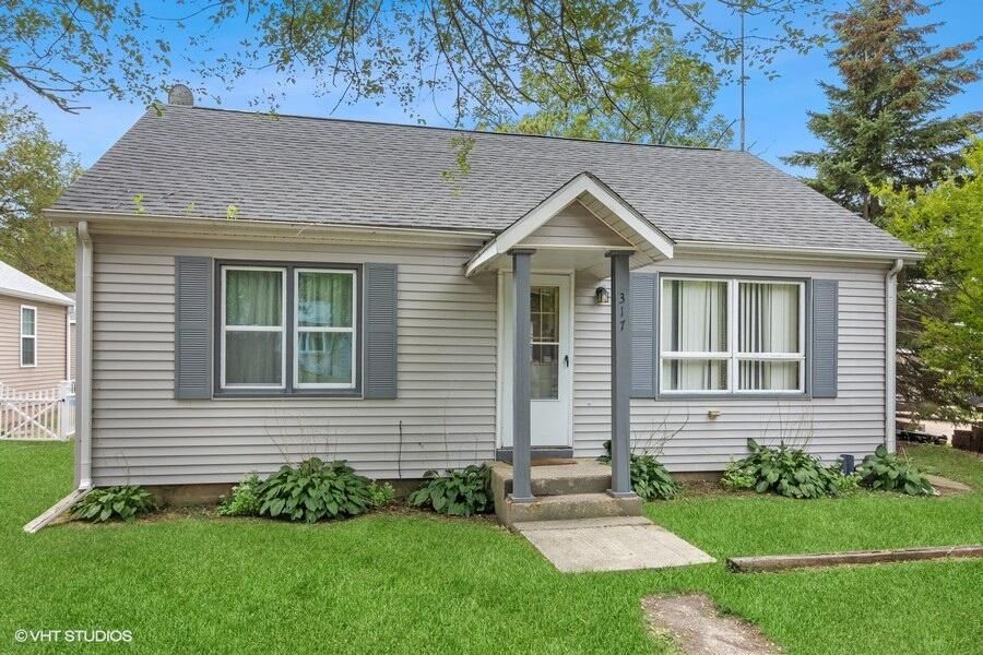 317 Schroeder Ave, Delavan, WI 53115