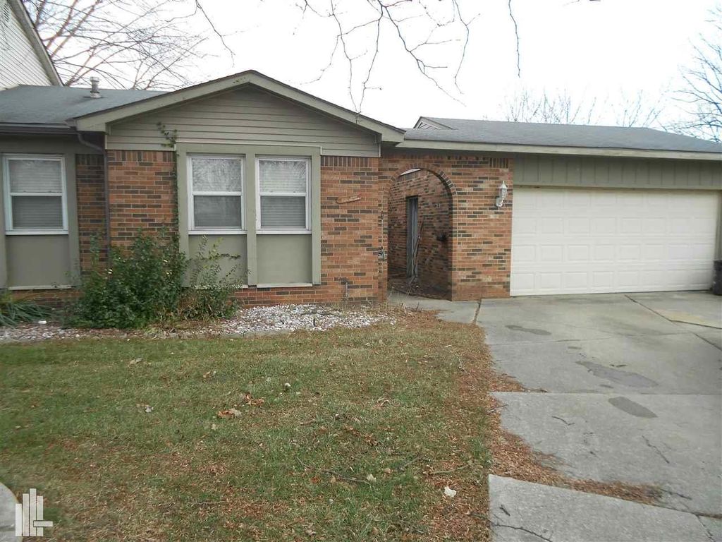 23924 Cedar Ridge Ct, Brownstown, MI 48174