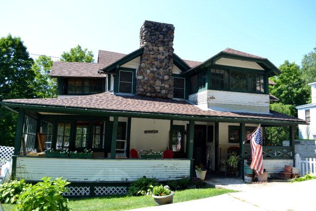 25 Franklin Ave, Saranac Lake, NY 12983